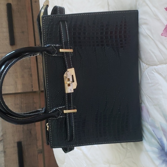 Small Black Purse - Picture 2 of 14